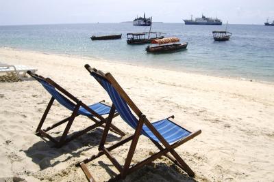 Liggestole til fri afbenyttelse på stranden i Stone Town